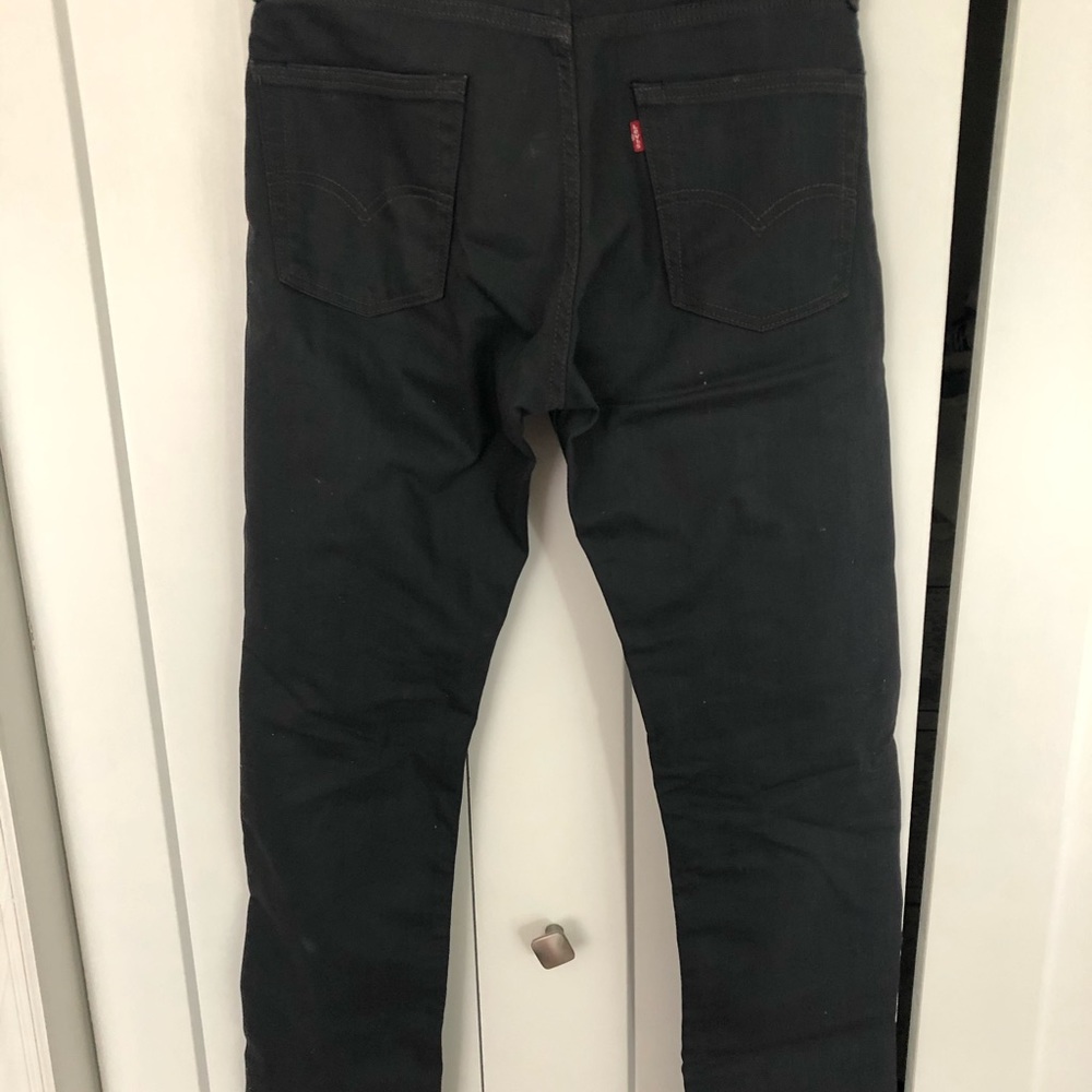Levis - Picture 3 of 5